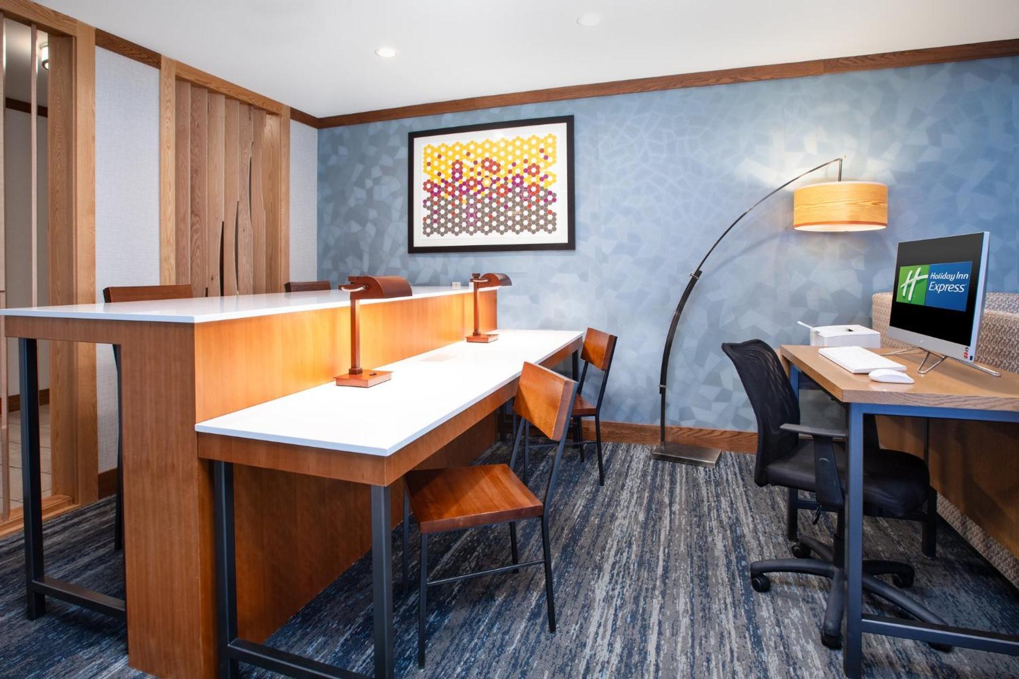 Holiday Inn Express & Suites Buffalo, An Ihg Hotel Екстериор снимка