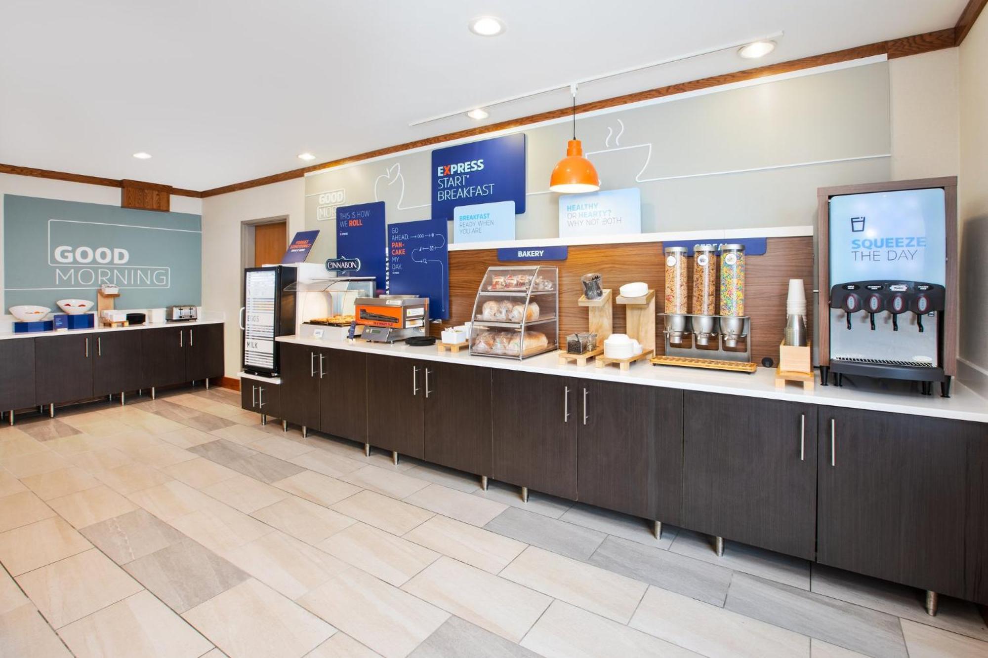 Holiday Inn Express & Suites Buffalo, An Ihg Hotel Екстериор снимка