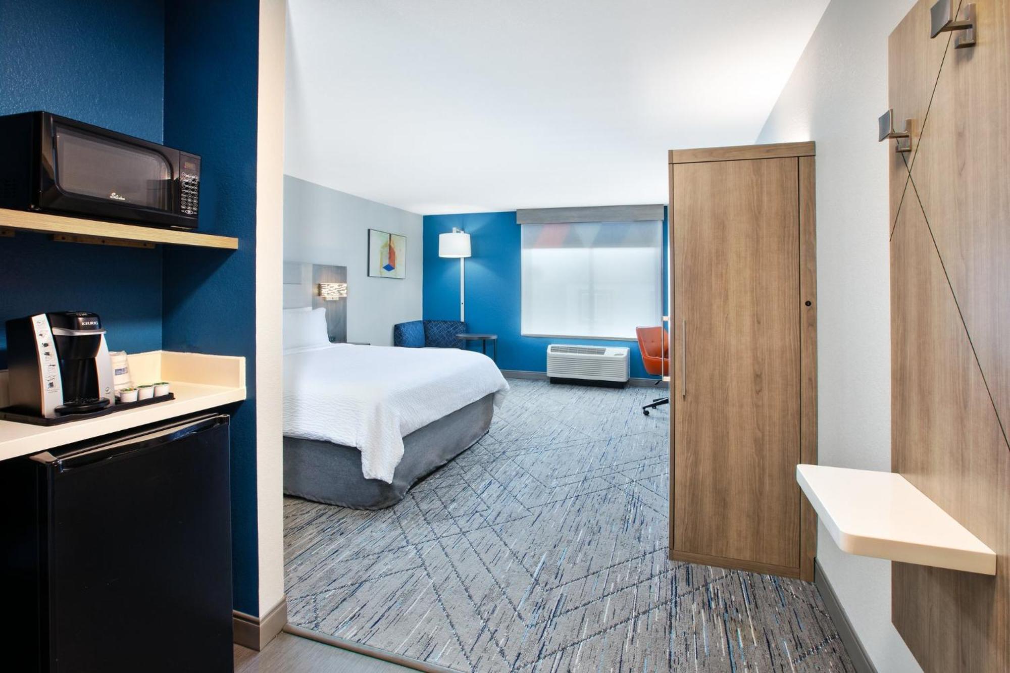 Holiday Inn Express & Suites Buffalo, An Ihg Hotel Екстериор снимка