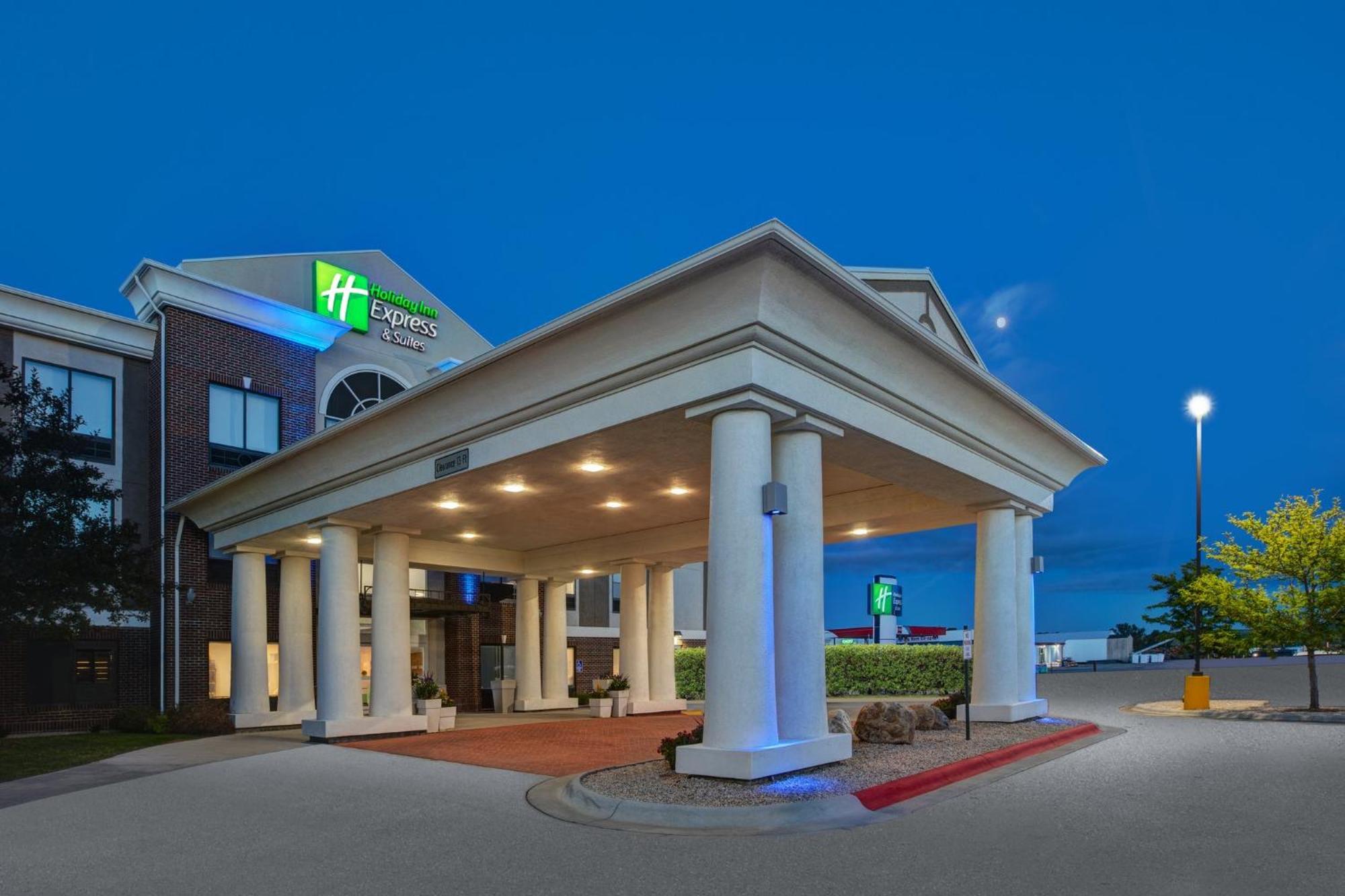 Holiday Inn Express & Suites Buffalo, An Ihg Hotel Екстериор снимка